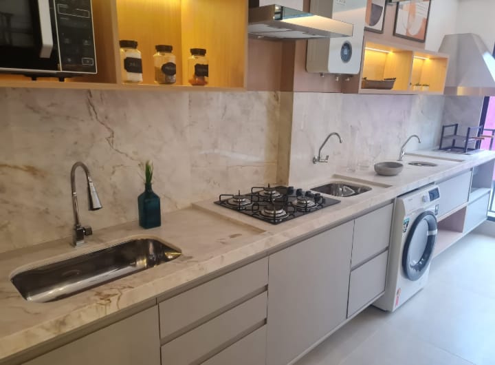 Custom Kitchen in Calacatta Quartz